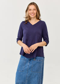Triple-stitched V-neck 3/4 sleeve dark blue t-shirt - 01