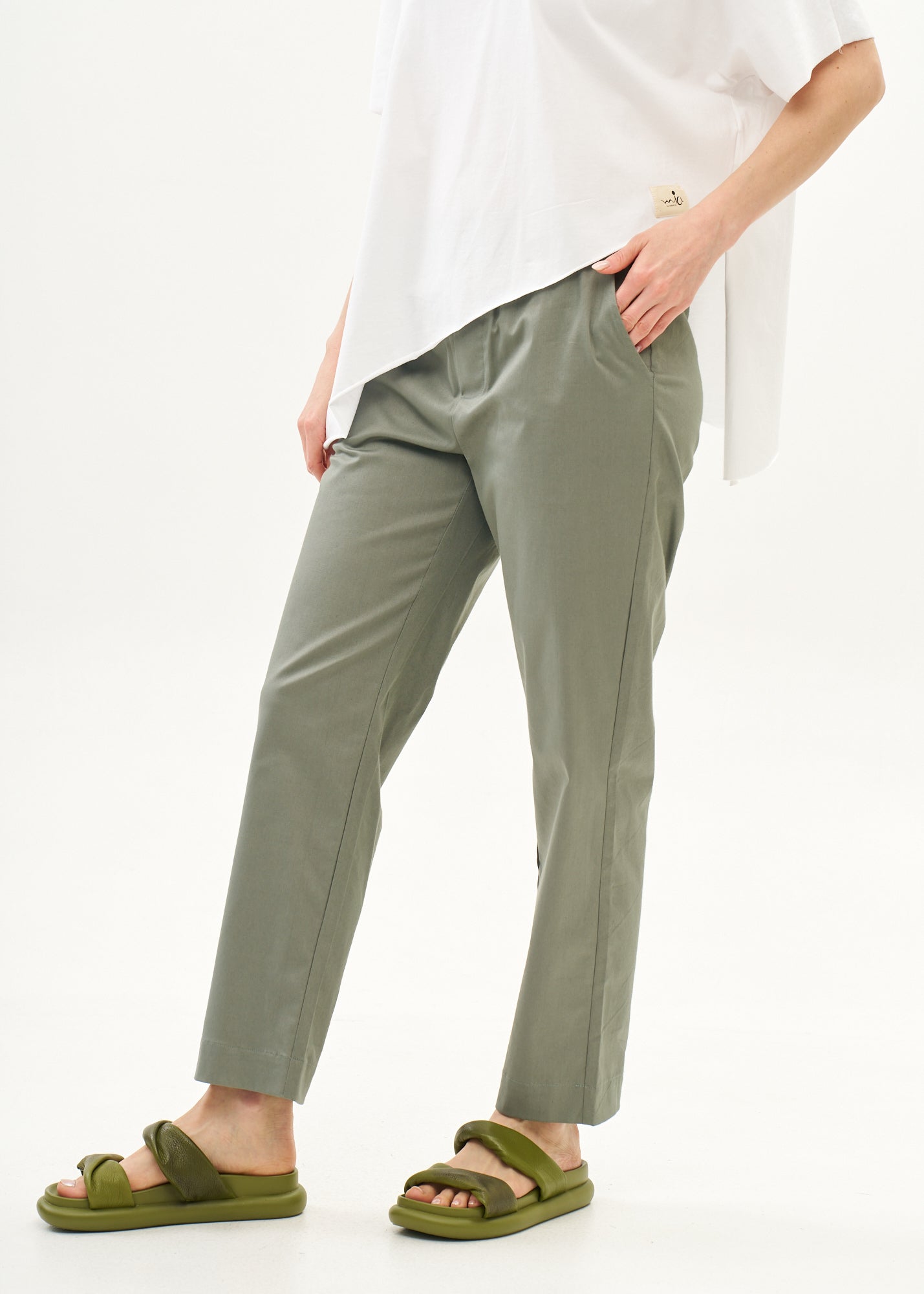 Pants with elastic and inner drawstring, gray