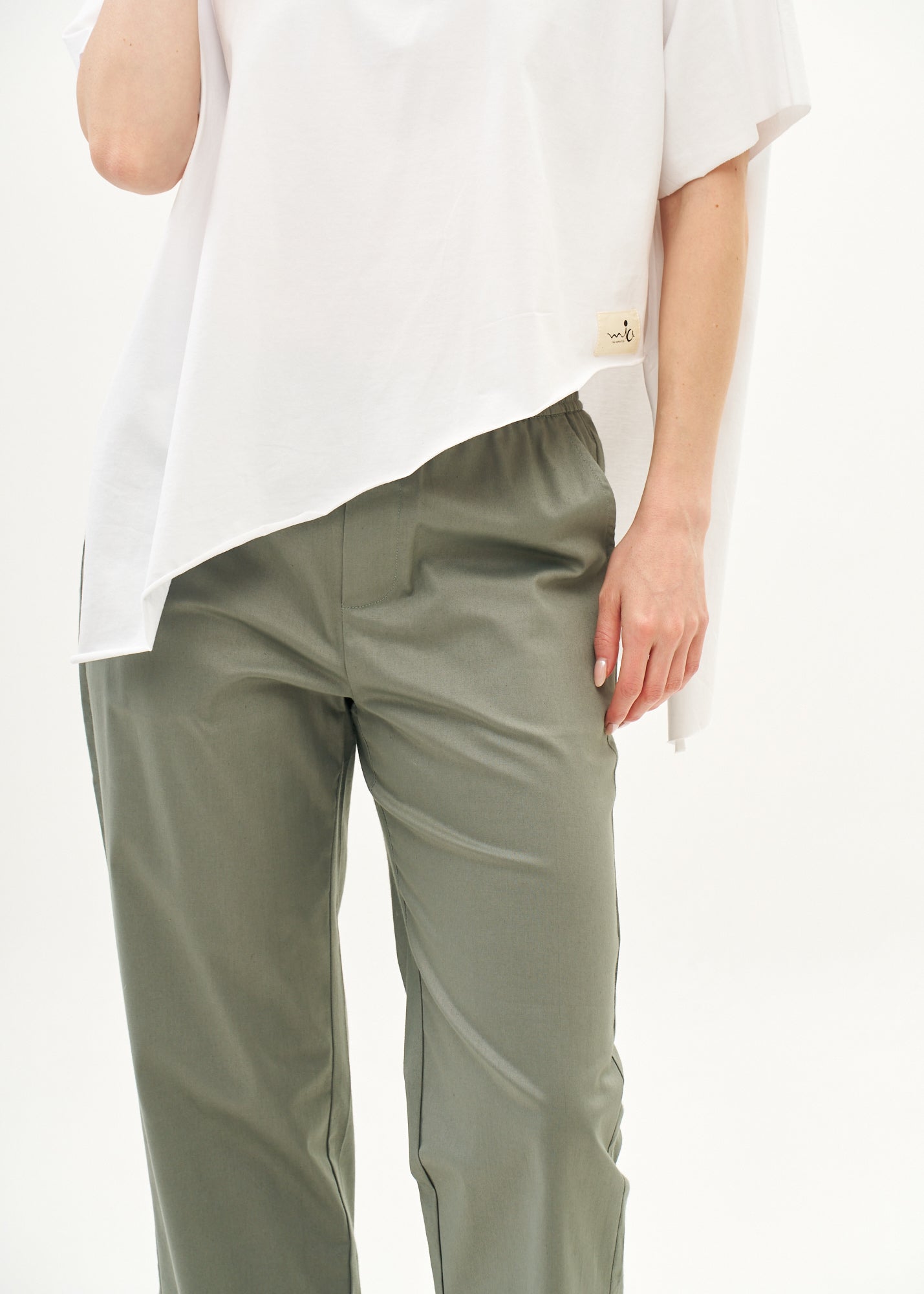 Pants with elastic and inner drawstring, gray