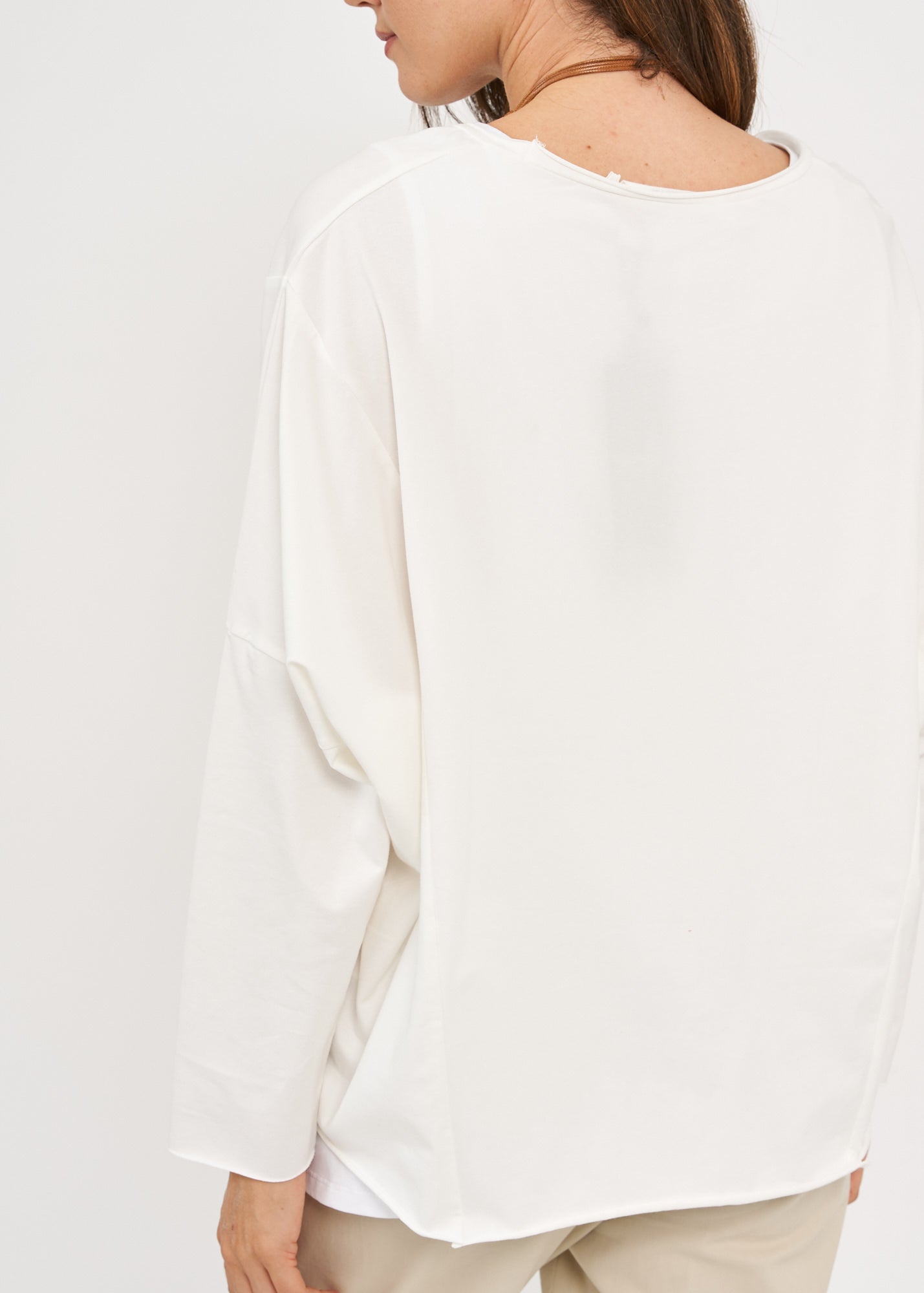 חולצה אוברסייז שרוול ארוך לבן