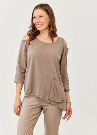 Short-sleeved shirt with open shoulders and a grey pocket - 99