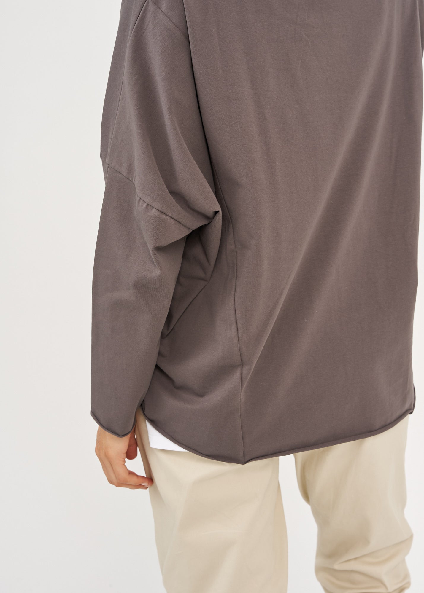 חולצה אוברסייז שרוול ארוך אפור כהה