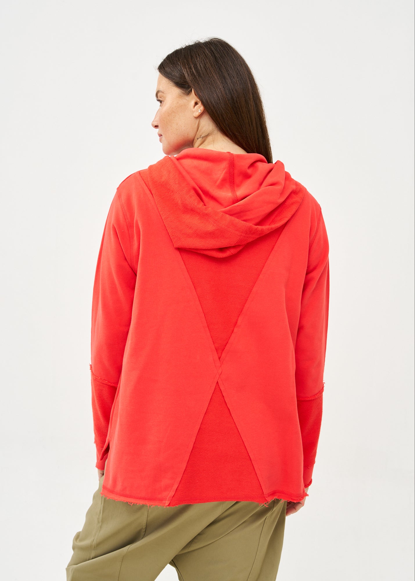 סווטשירט עם כובע וחתכים חיצוניים אדום