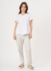 White V-neck triangle extension T-shirt