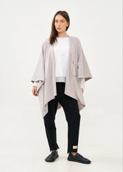 שכמייה עם סגירה אלכסונית אפור בהיר