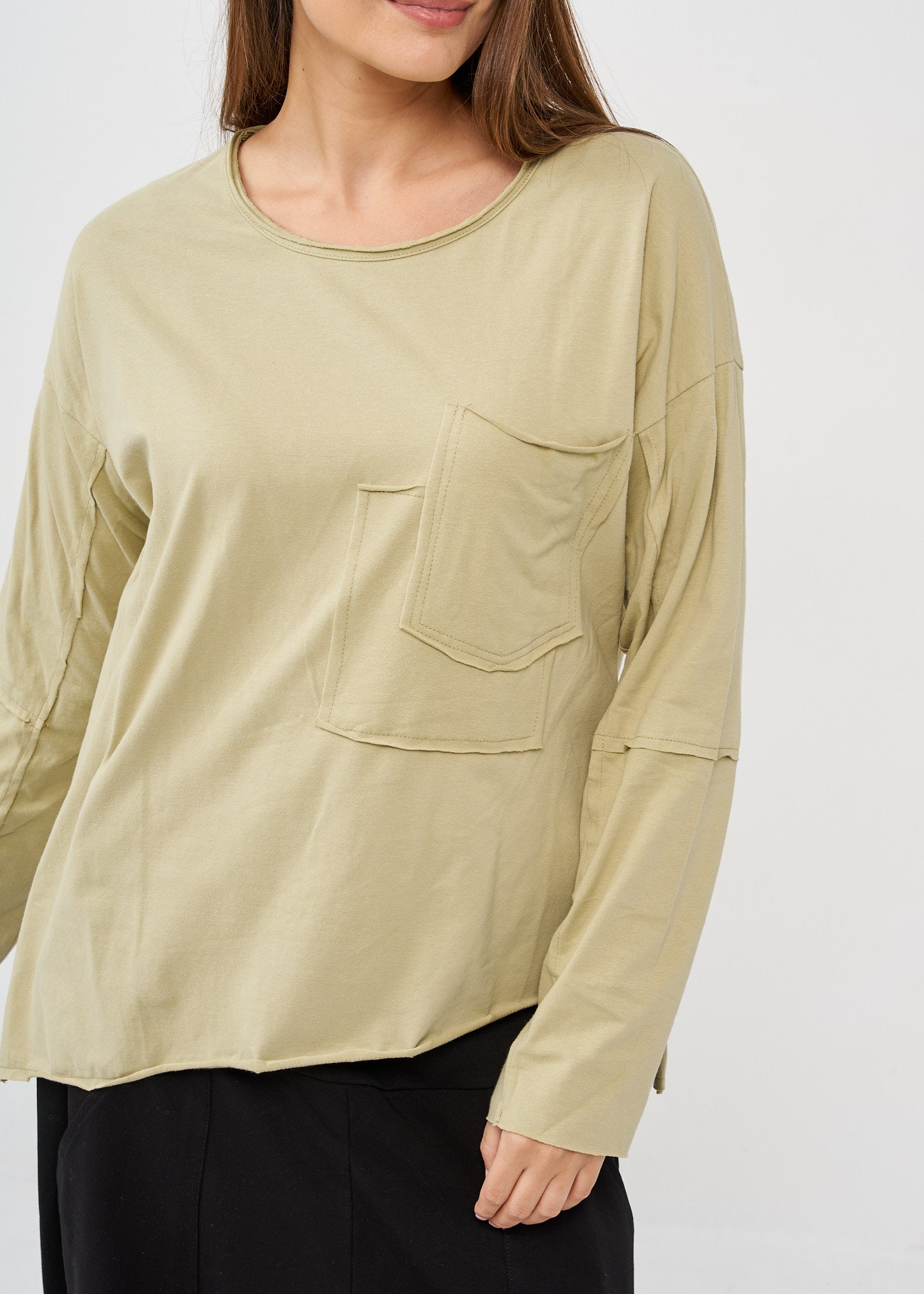 Green long sleeve diagonal extension shirt