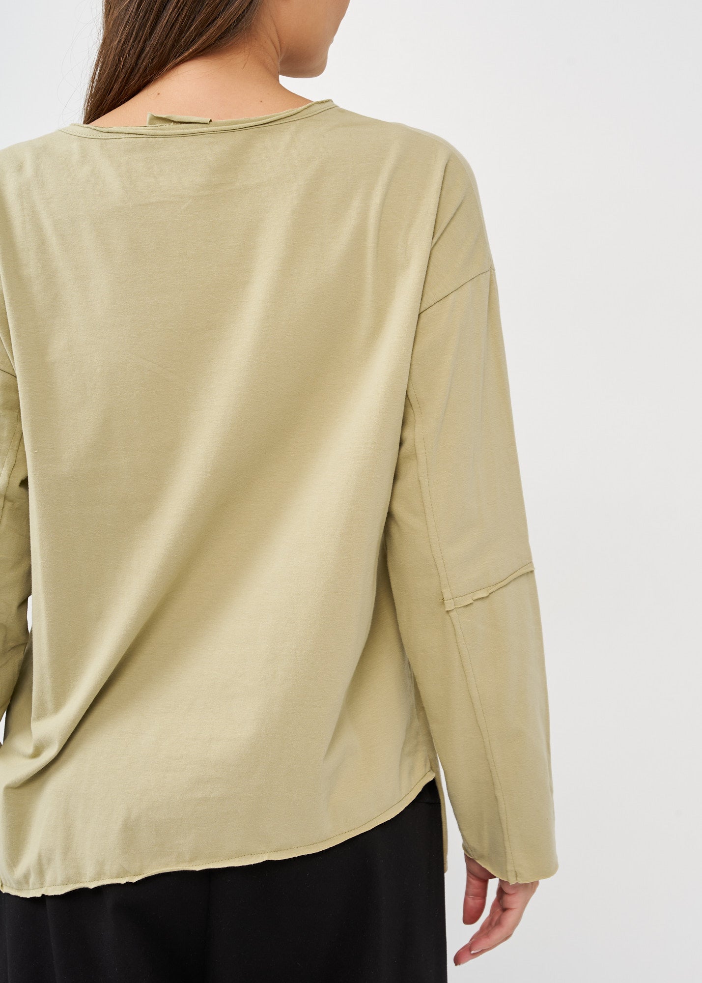 Green long sleeve diagonal extension shirt