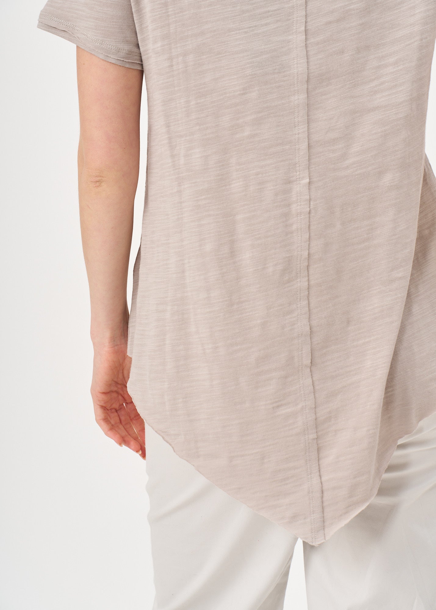 Brown V-neck triangle extension T-shirt