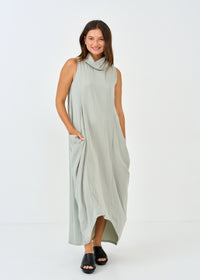 Gray sleeveless dress with collar and large pockets - 01