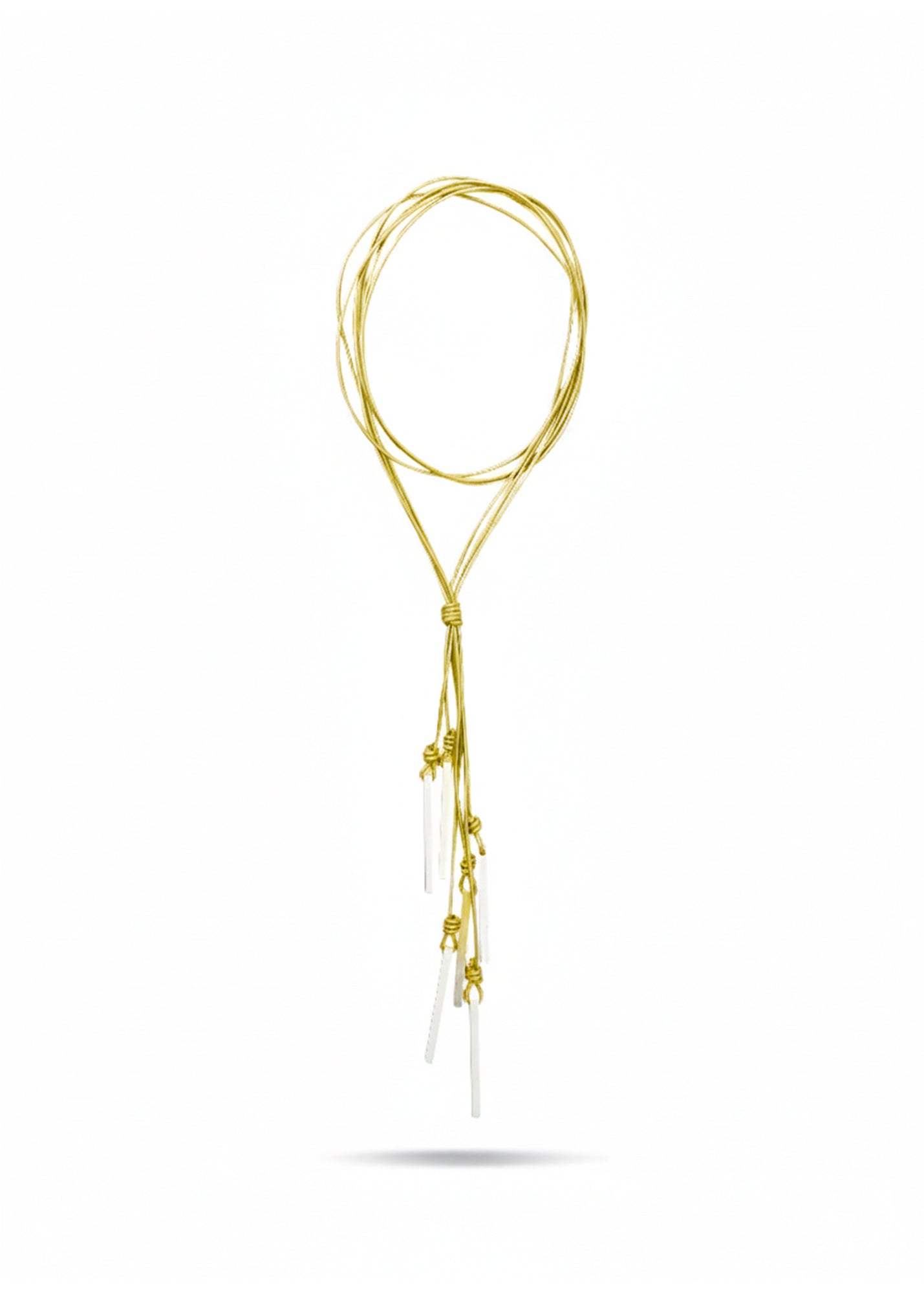 שרשרת עור ארוכה עם פרנזים מלבני מתכת צהוב