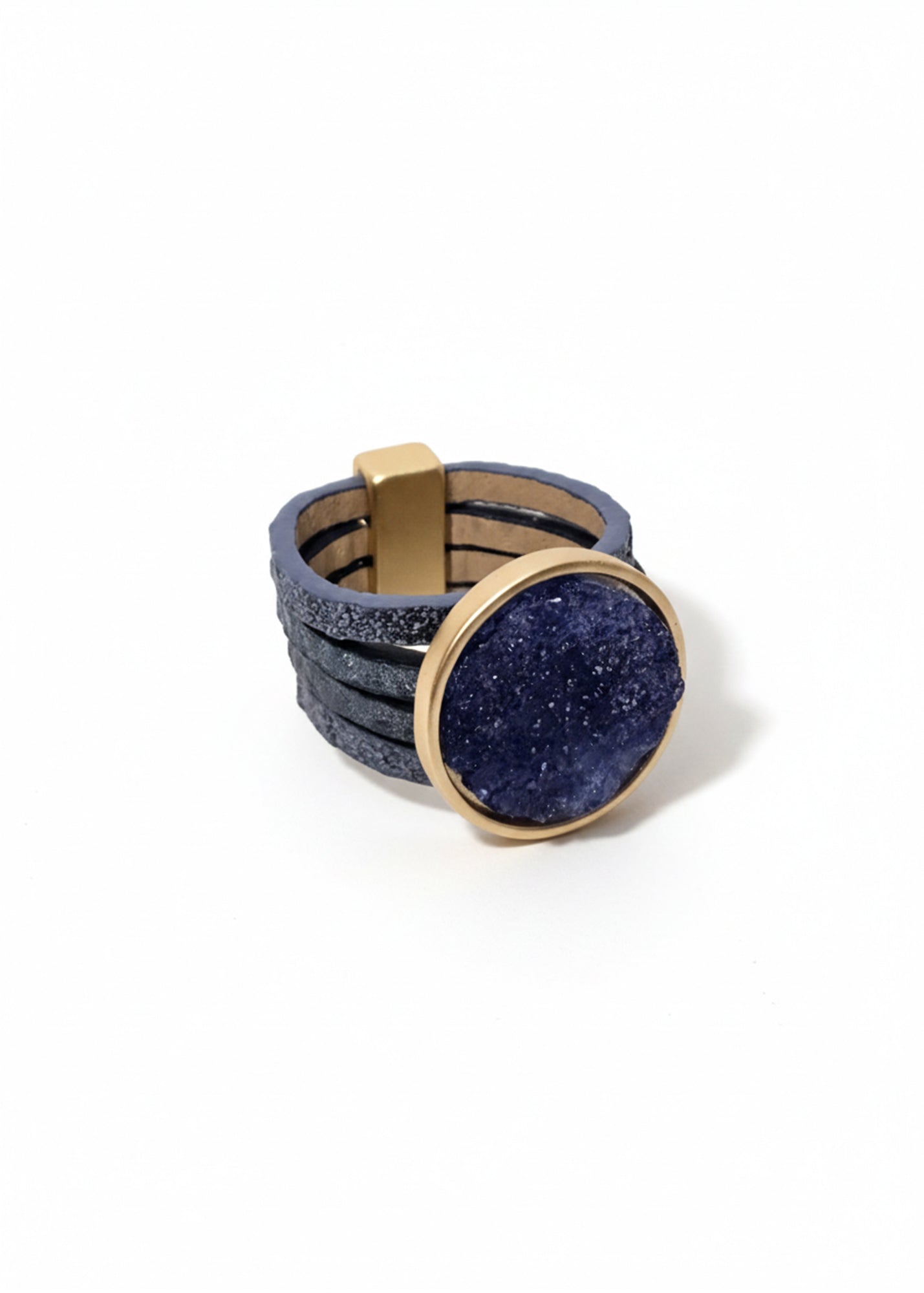 טבעת רצועות עור ואלמנט דמוי אבן כחול כהה