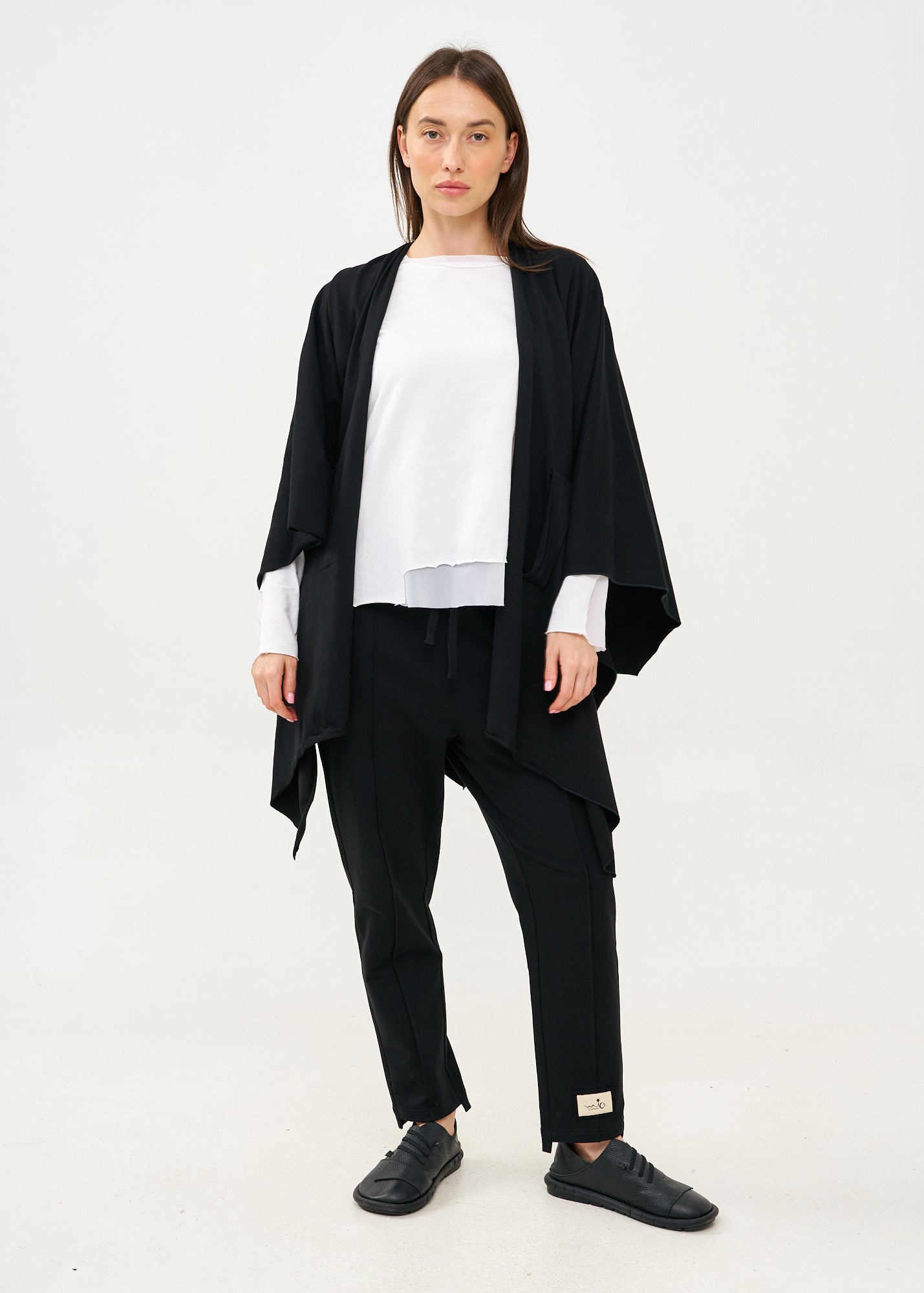 שכמייה עם סגירה אלכסונית שחור