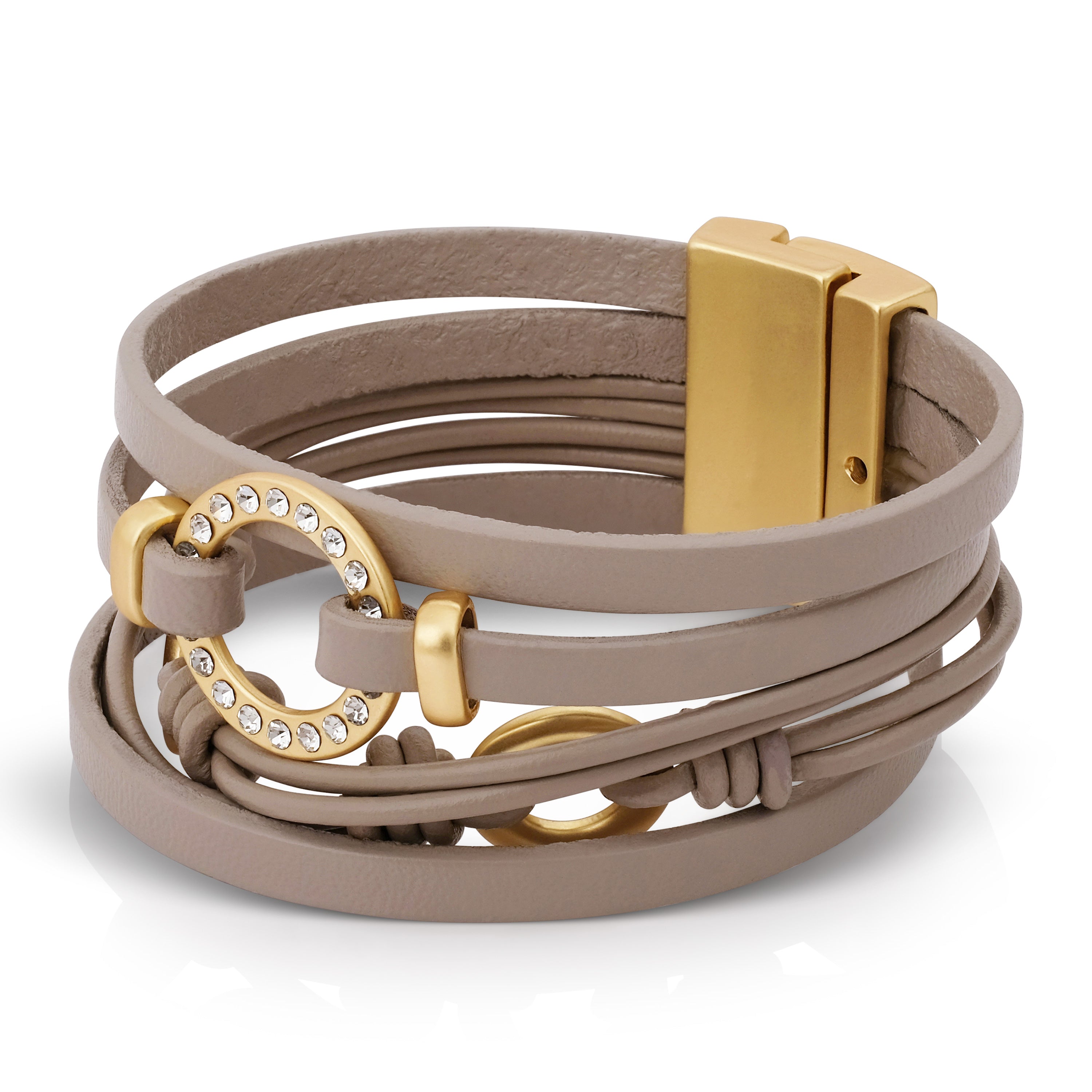 Bracelet with rows of leather and a beige checkered circle