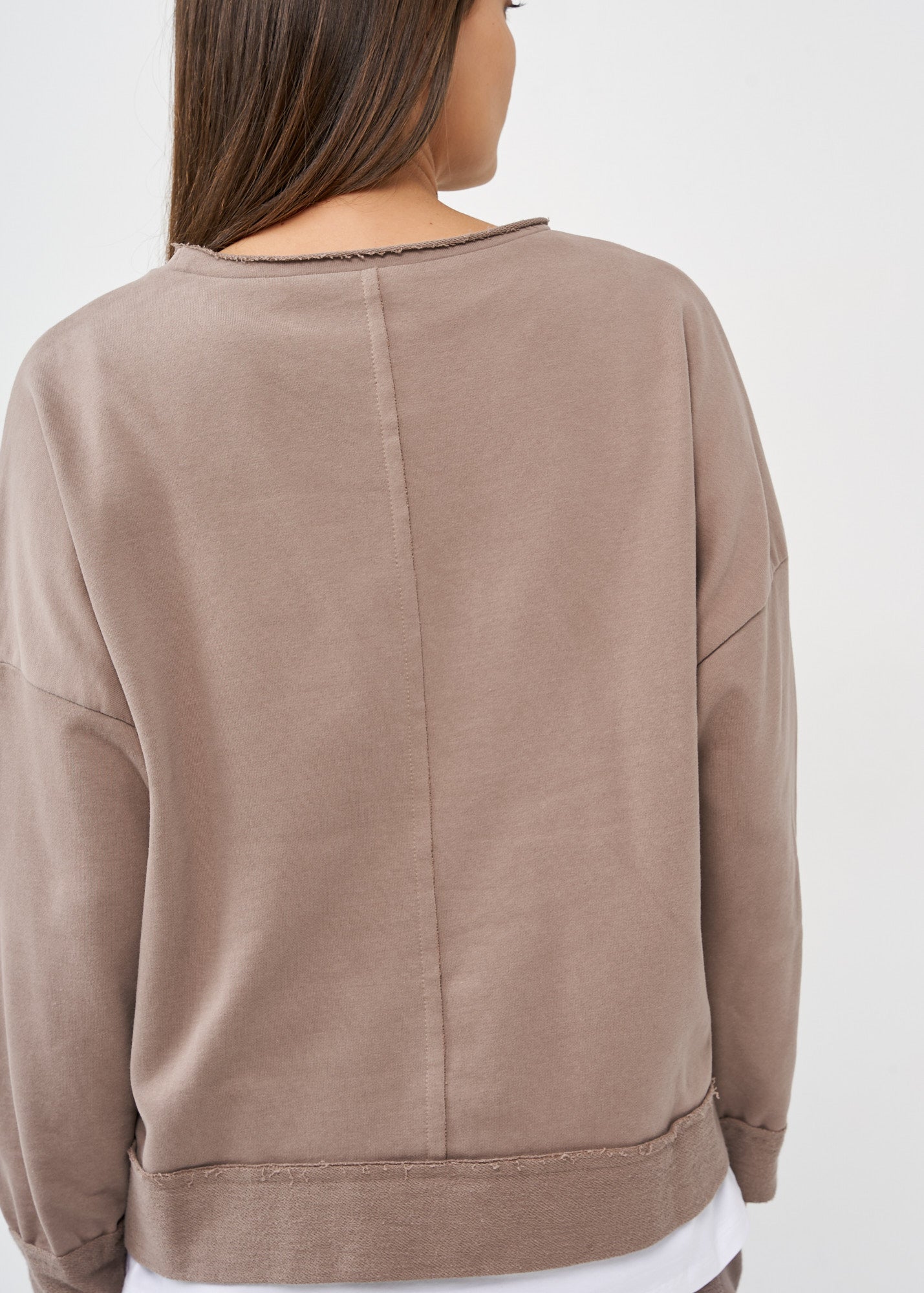 סווטשירט סיומת אסימטרית חום