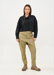 חולצה מכופתרת עם כותפת ארוכה שחור