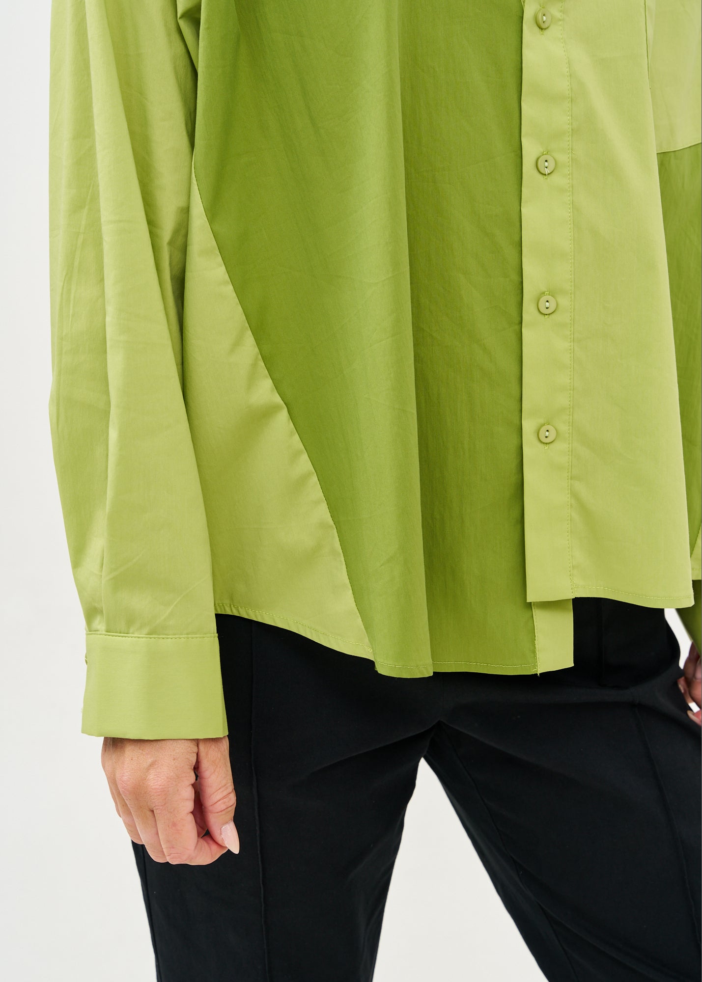 חולצה מכופתרת שילוב שני צבעים ירוק