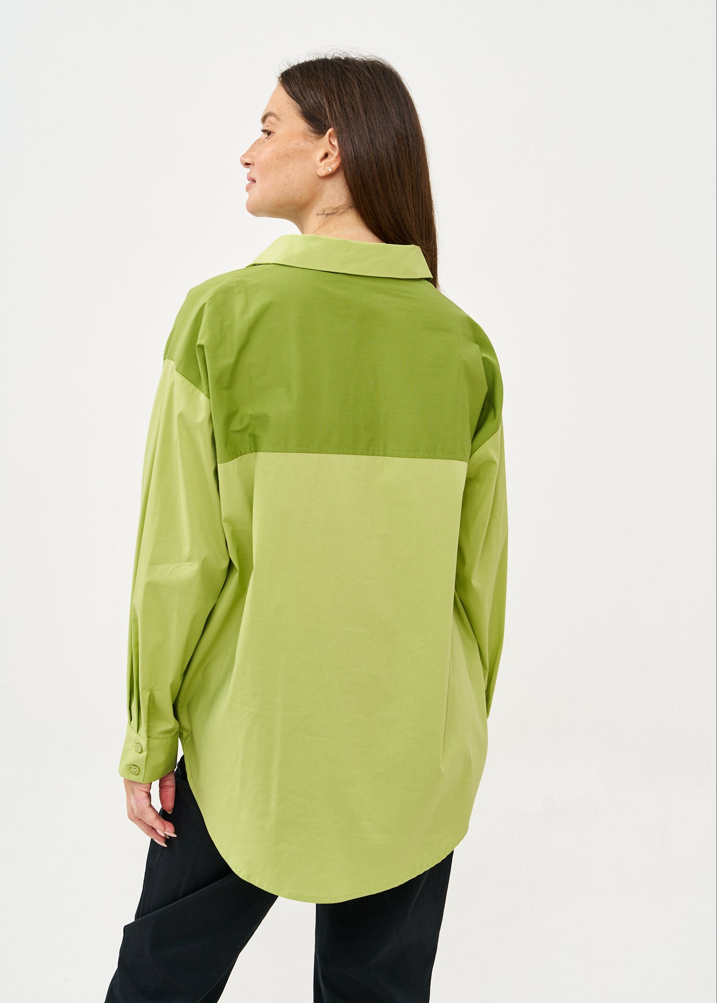 חולצה מכופתרת שילוב שני צבעים ירוק