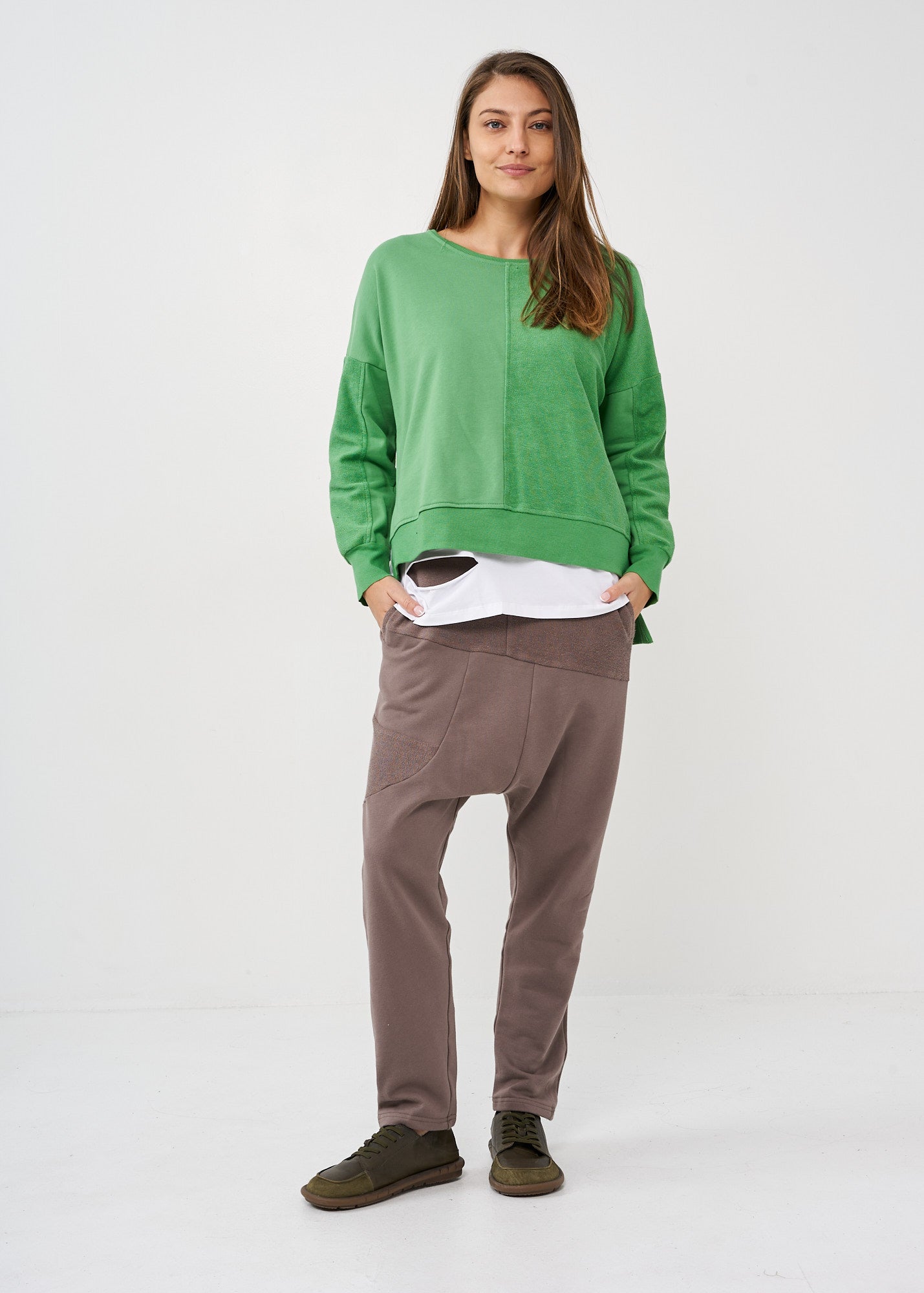 סווטשירט חצי הפוך עם ריב ירוק