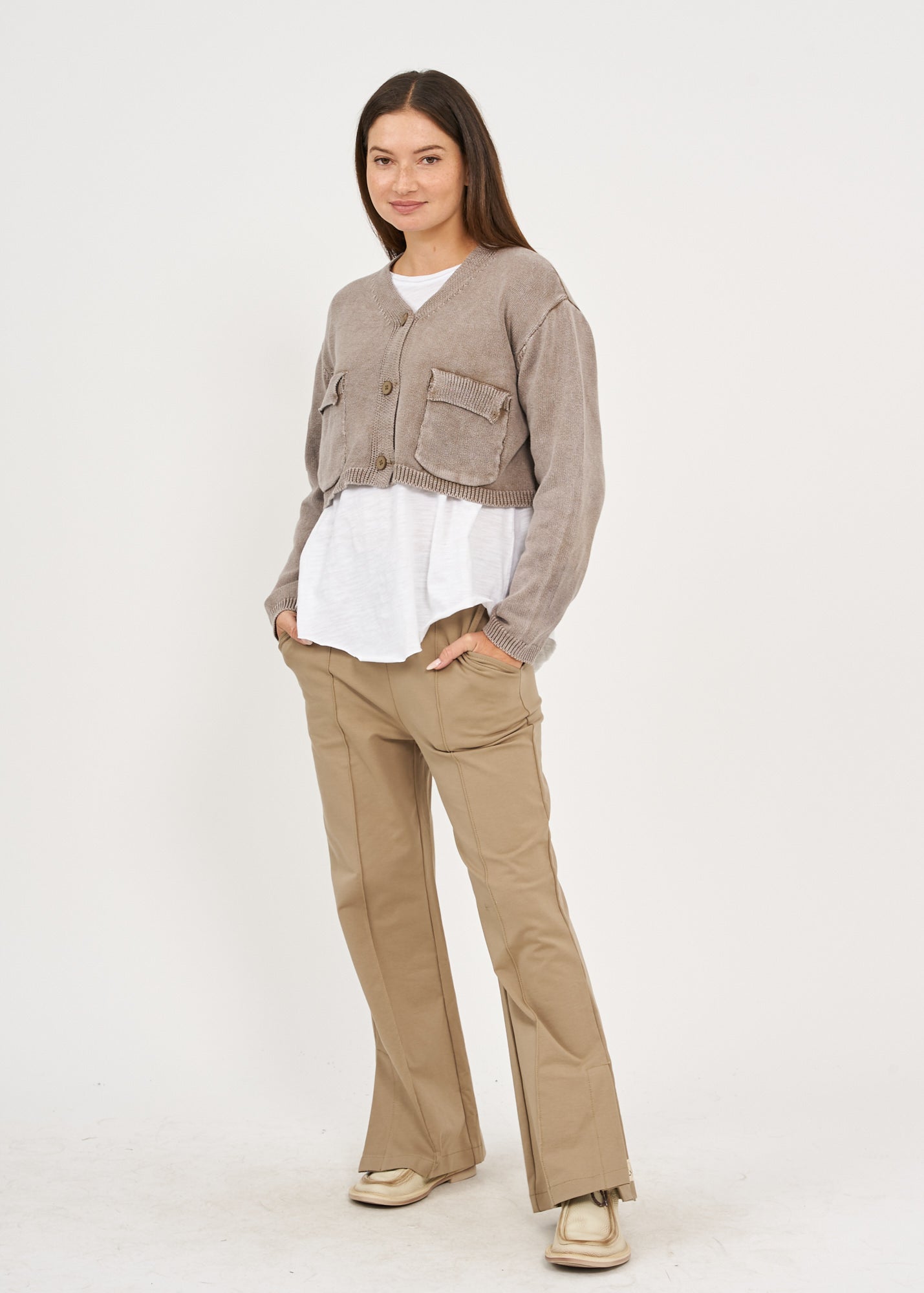 Three-button brown wash knit top