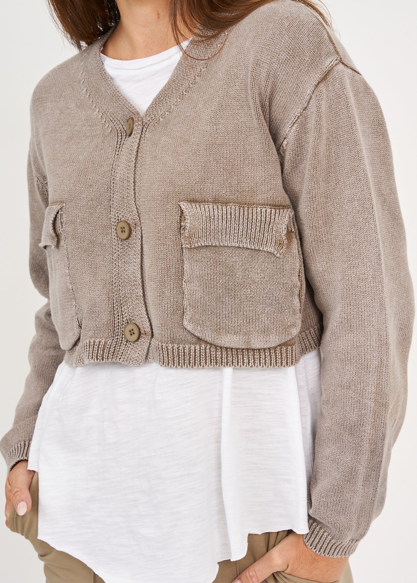 Three-button brown wash knit top