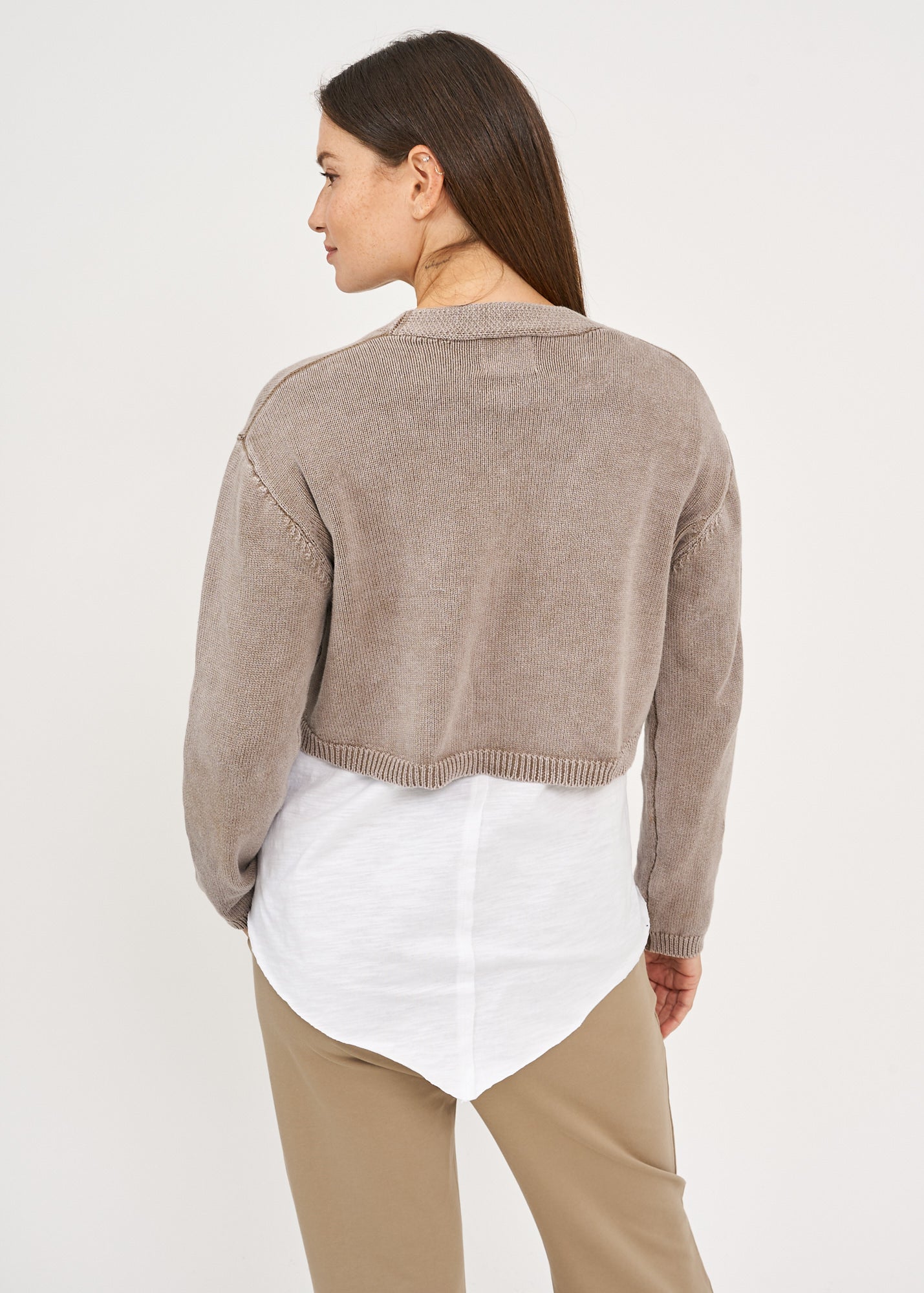 Three-button brown wash knit top