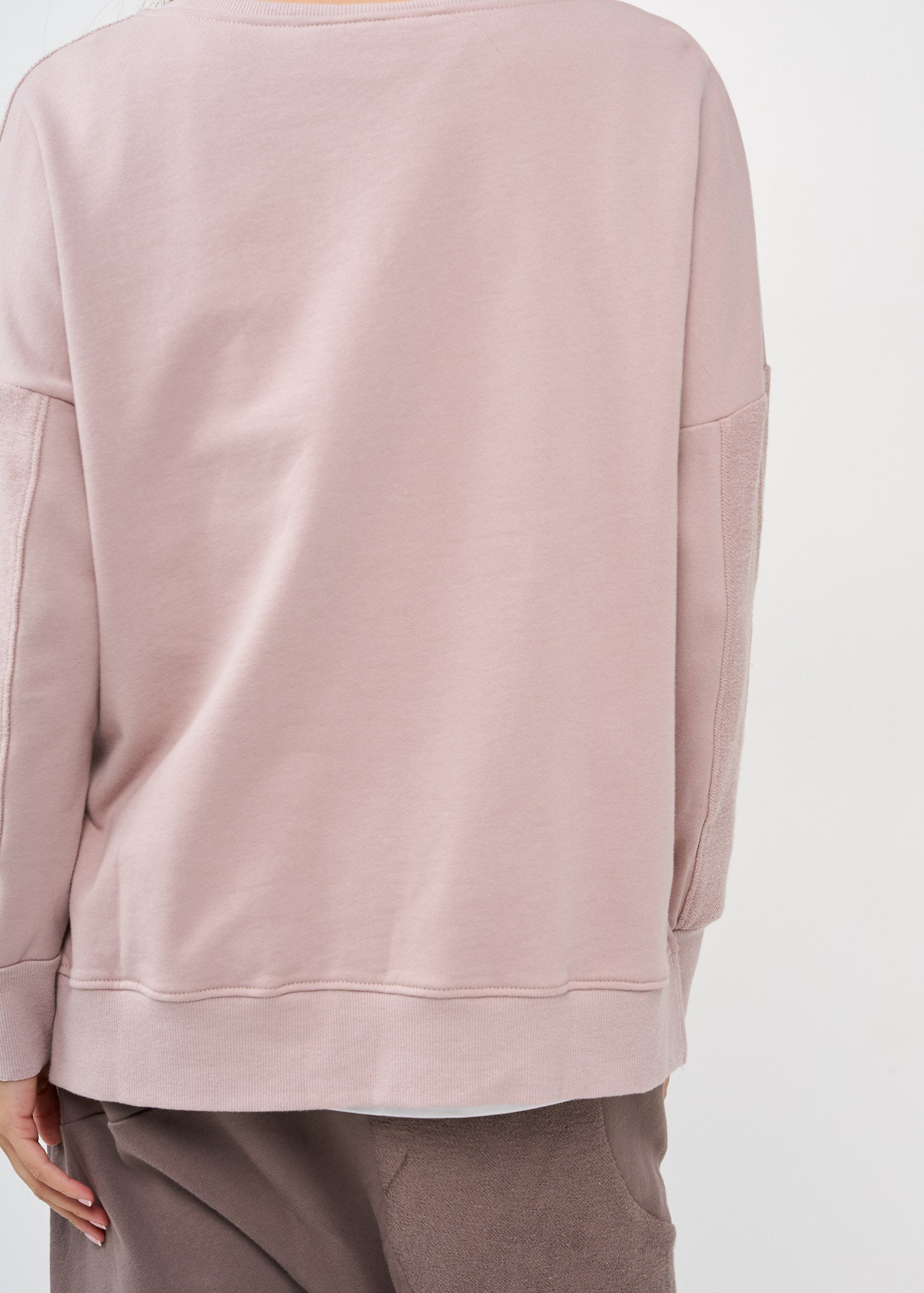 סווטשירט חצי הפוך עם ריב ורוד