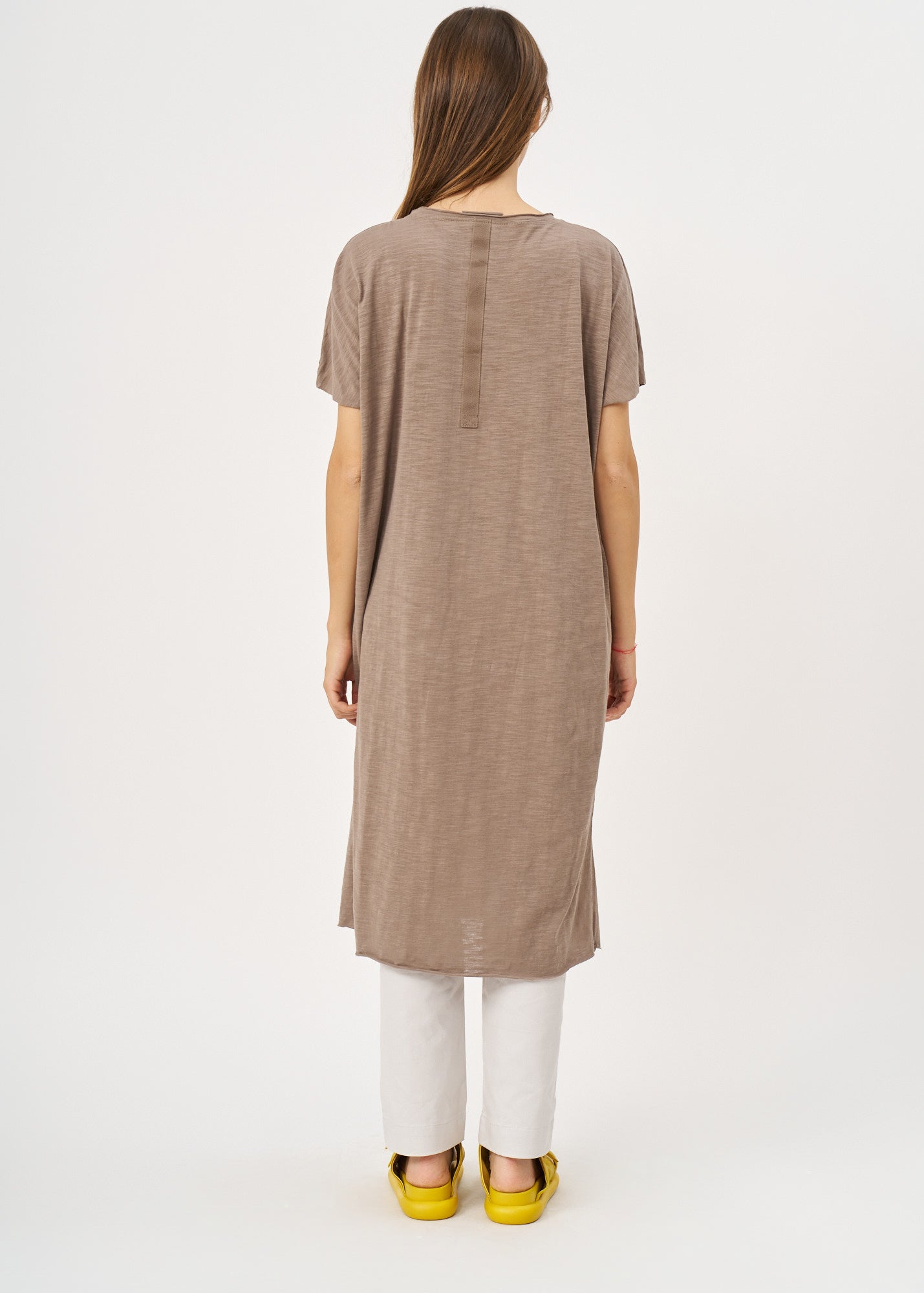 Short sleeve tunic with front slit, brown