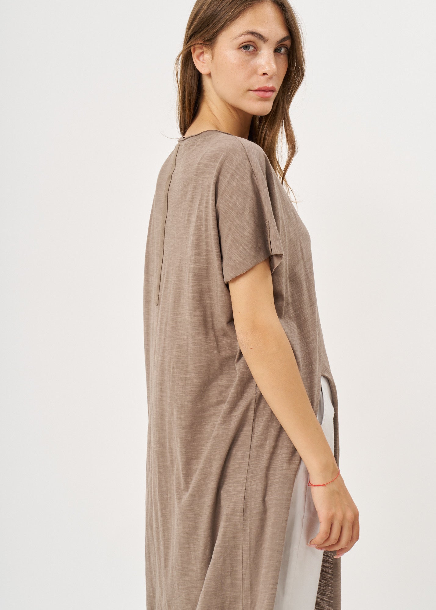 Short sleeve tunic with front slit, brown