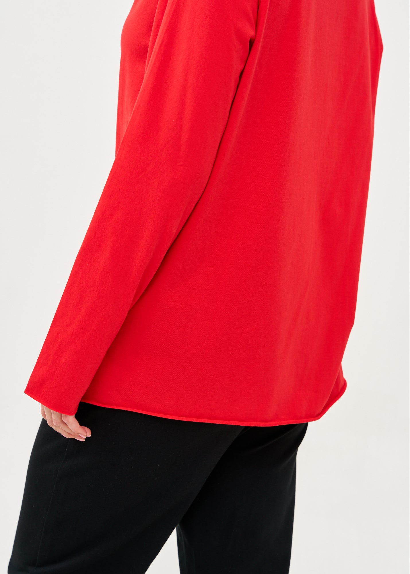 חולצה שרוול ארוך מפתח וסיומת מדורגת אדום