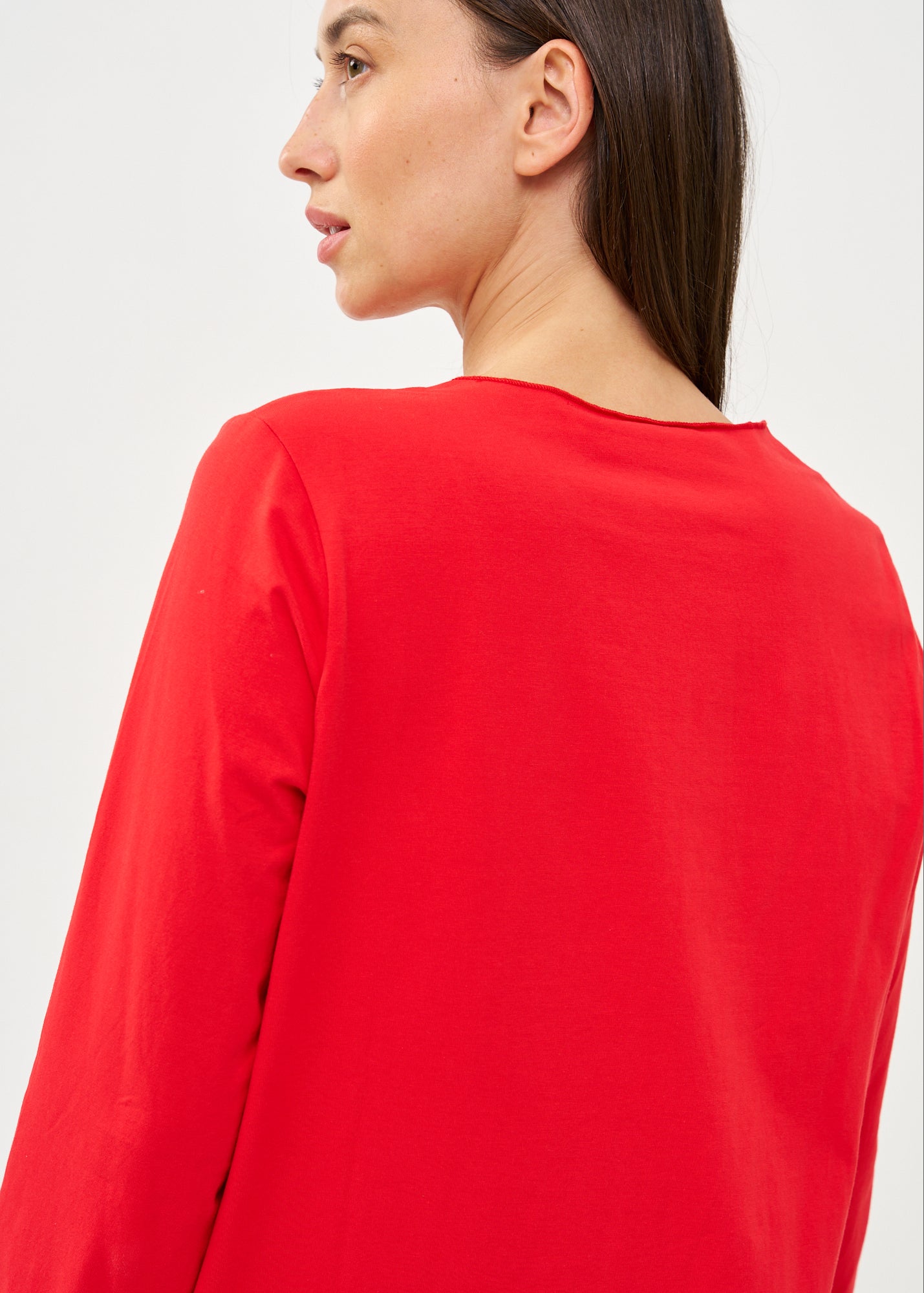 חולצה שרוול ארוך מפתח וסיומת מדורגת אדום