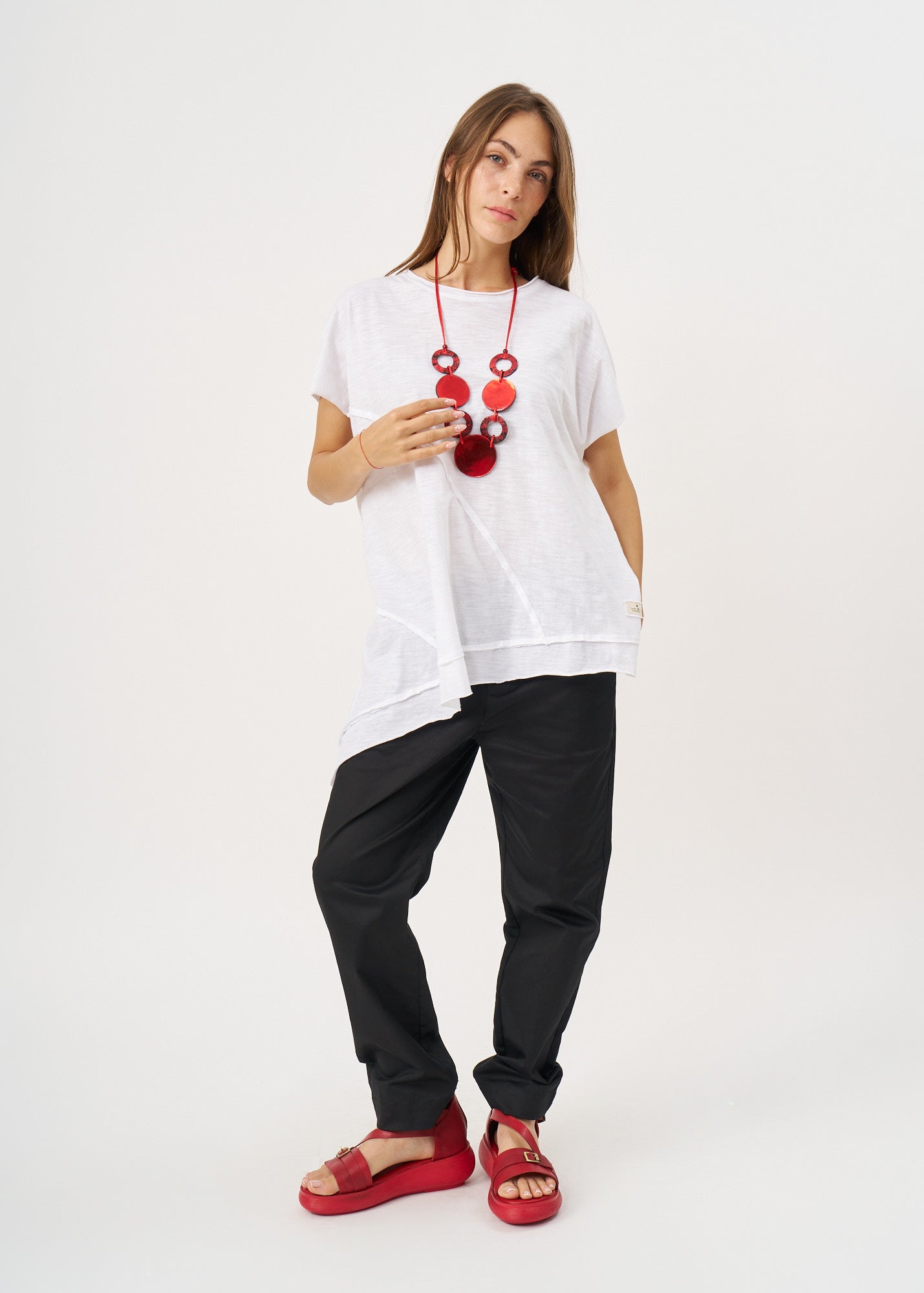 Short sleeve shirt with long side extension, white