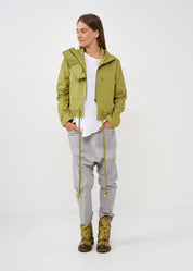 Three-button jacket and green rope