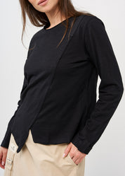 Long sleeve shirt with black ribbon combination