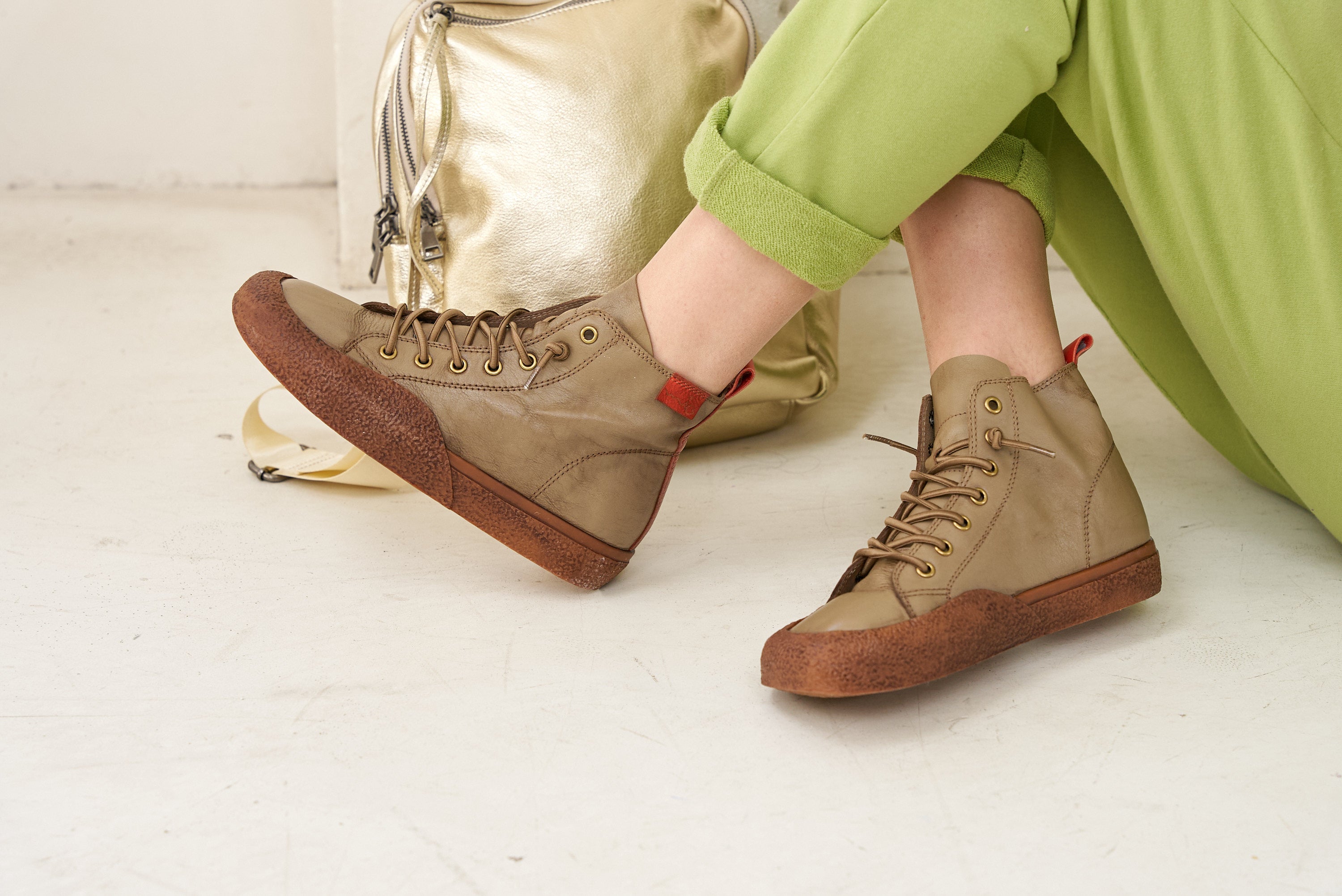 High leather shoes with laces brown color combination