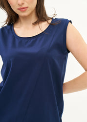 Tank top with diagonal stitching and dark blue spikes