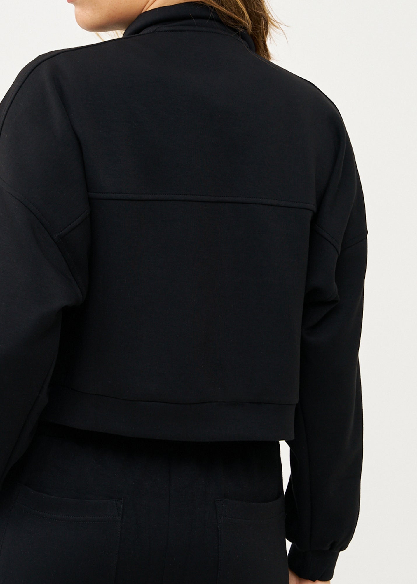 ג'קט שני כיסים קידמיים ורוכסן שחור