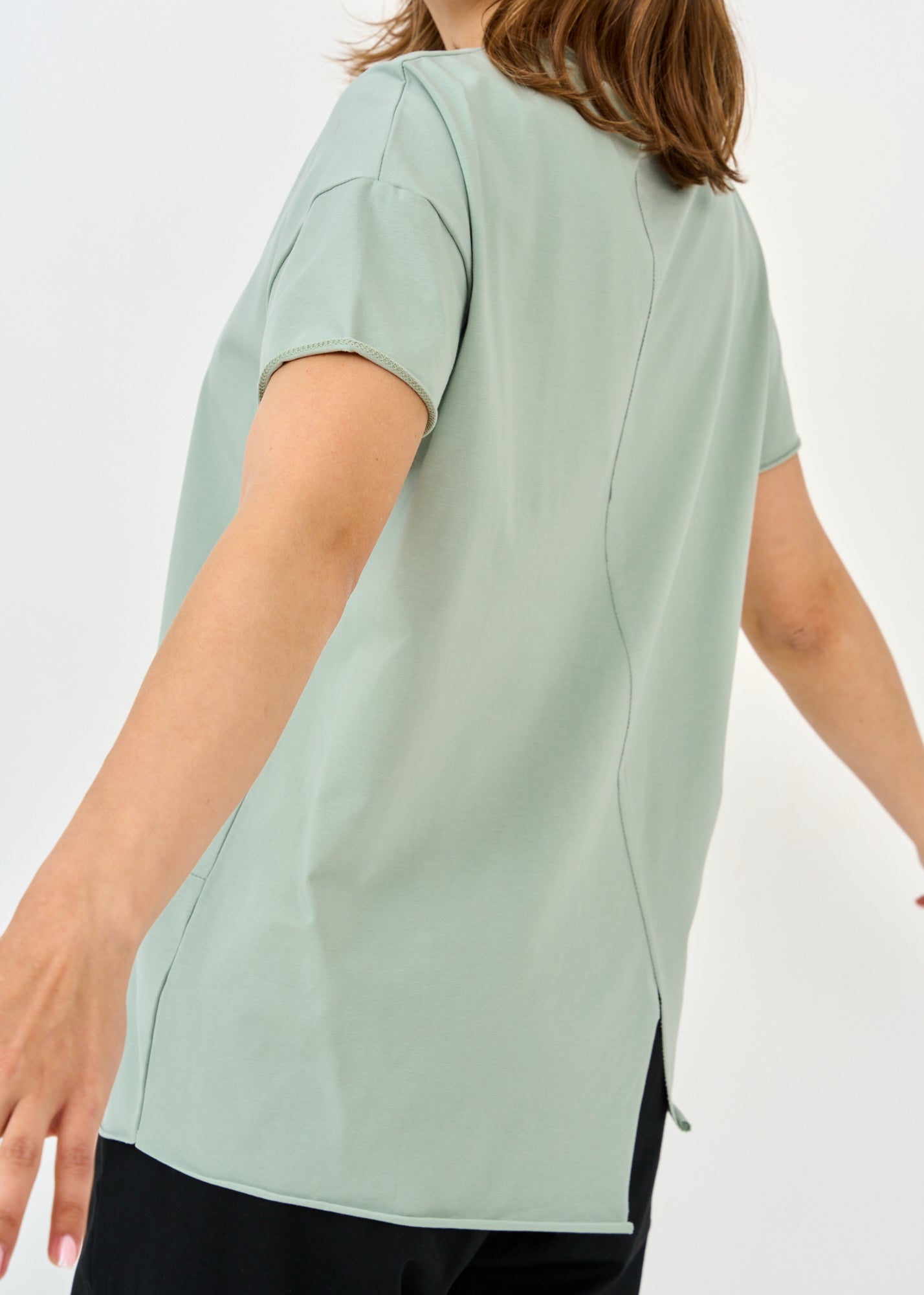 Two-point shirt and a light green pocket