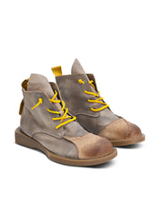 High-top shoes in reverse leather with a color combination and gray rubber laces