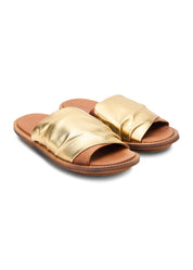 Women's leather sandals with pleated gold color combination