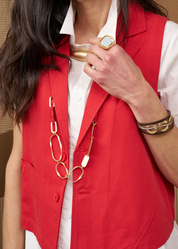 Long leather necklace combining different types of ovals, red