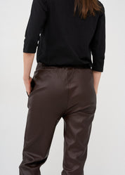 Burgundy leather-like mid-seam pant