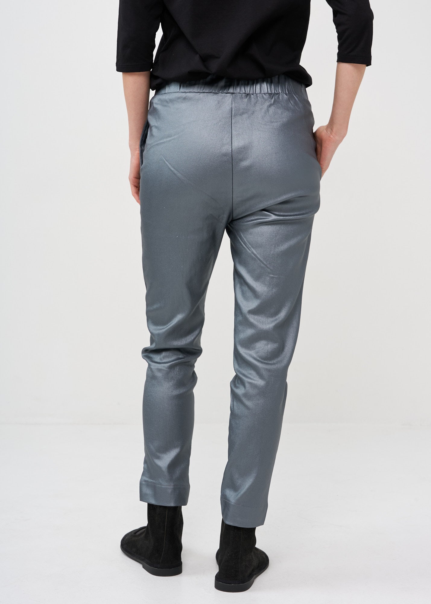 Dark gray leather-like mid-seam pants