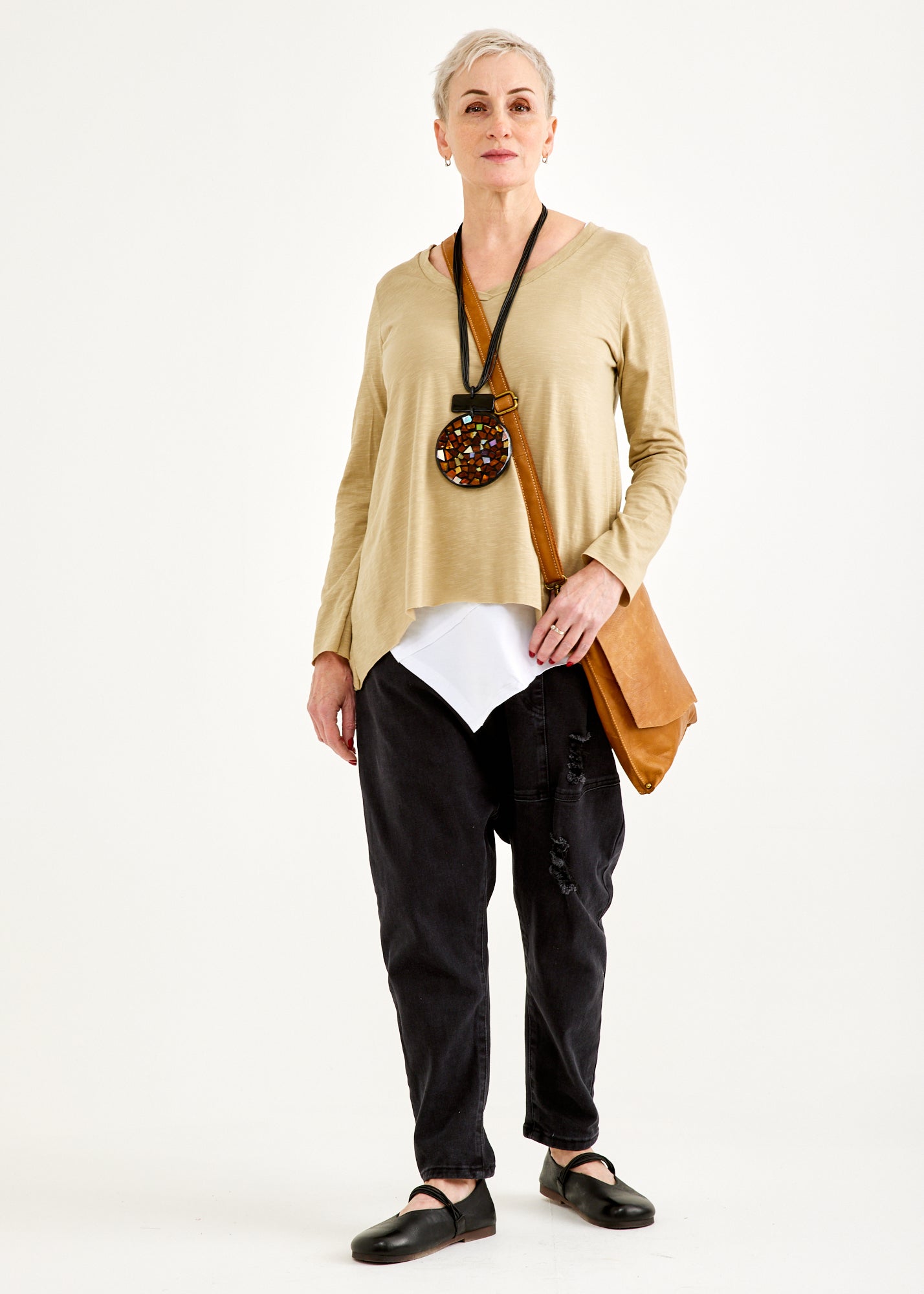 T-shirt V long sleeve beige slab fabric