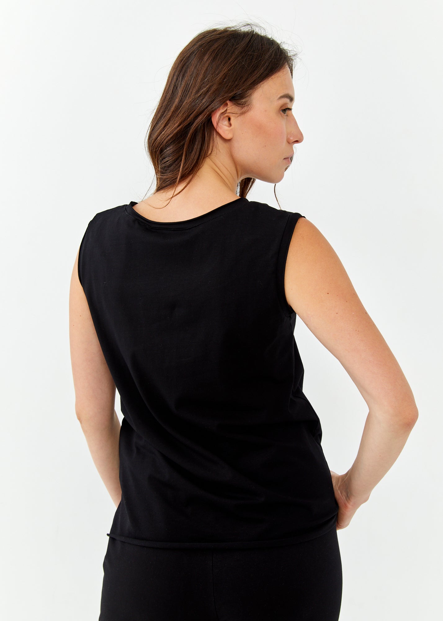 Tank top with diagonal stitching and laces, black