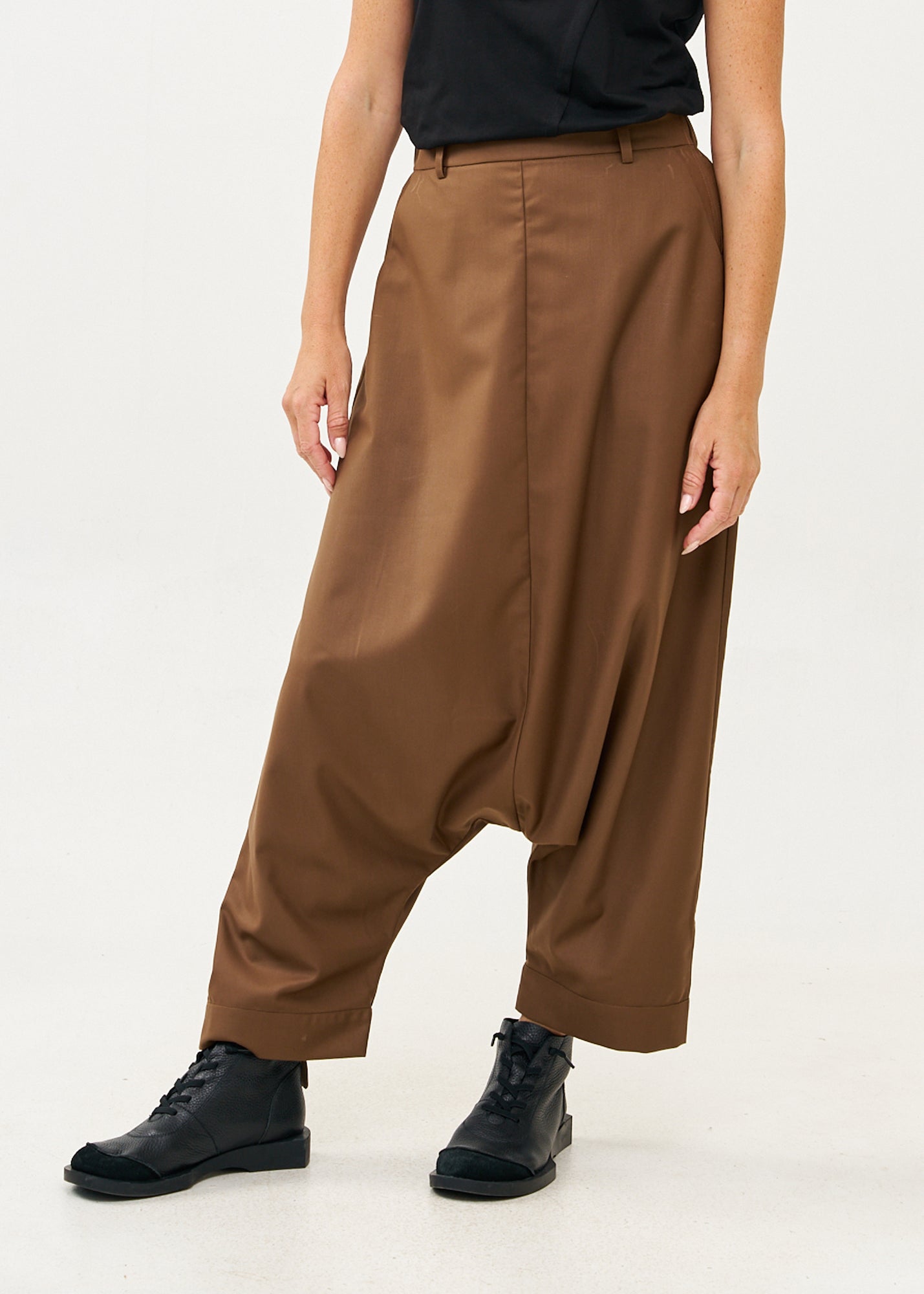 מכנס חצאית קלאסי עם ברק חום