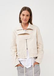 Three-button jacket and stone rope