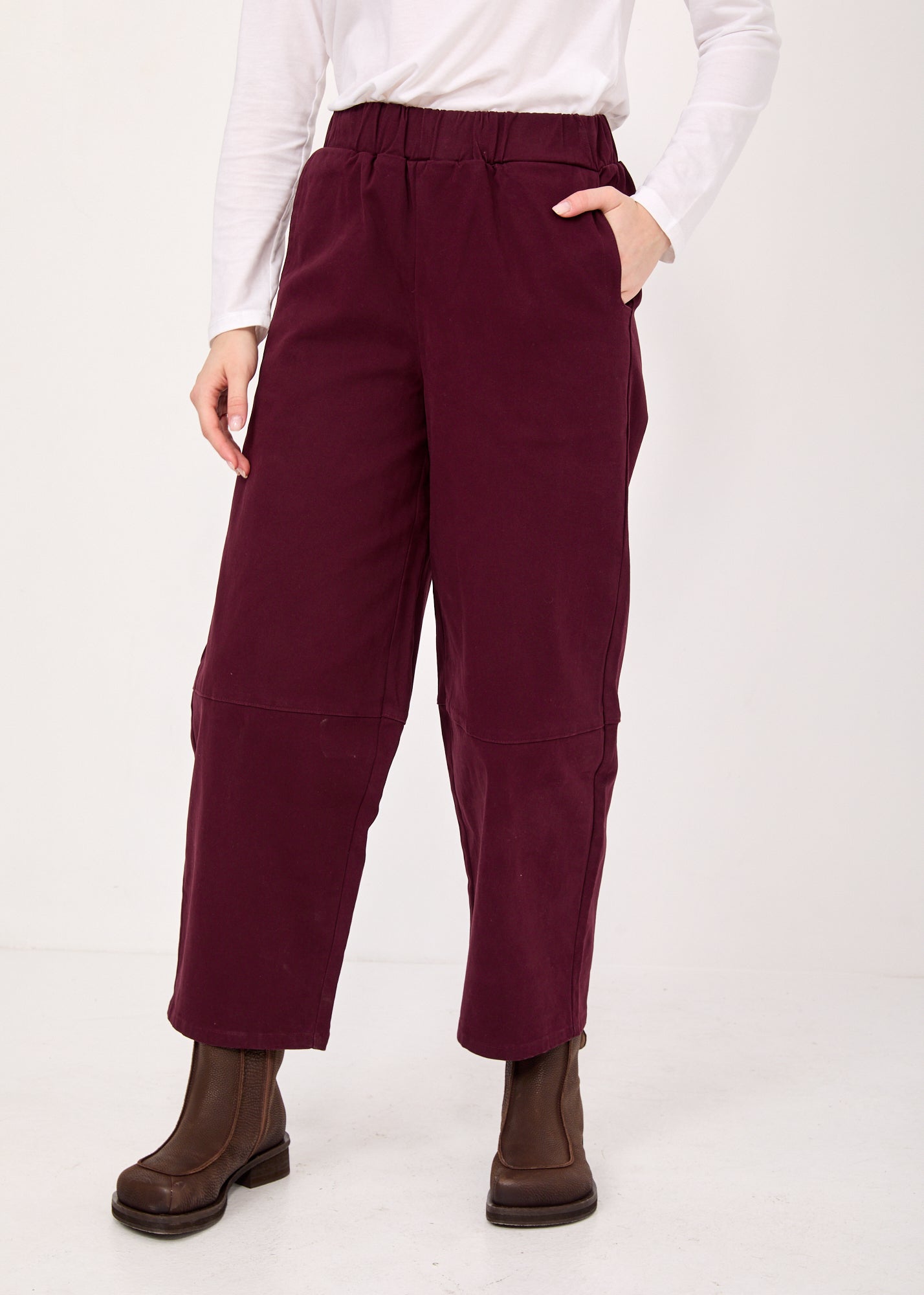 Pants with knee seam and purple elastic