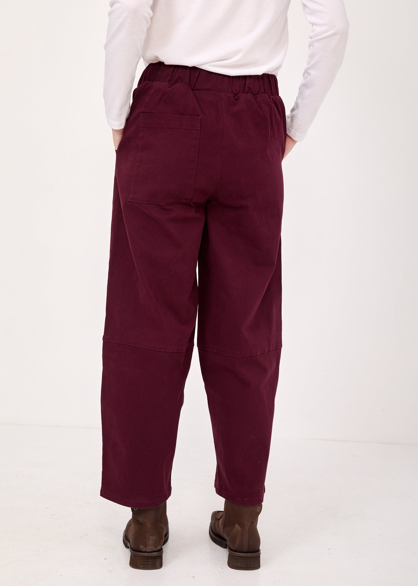 Pants with knee seam and purple elastic