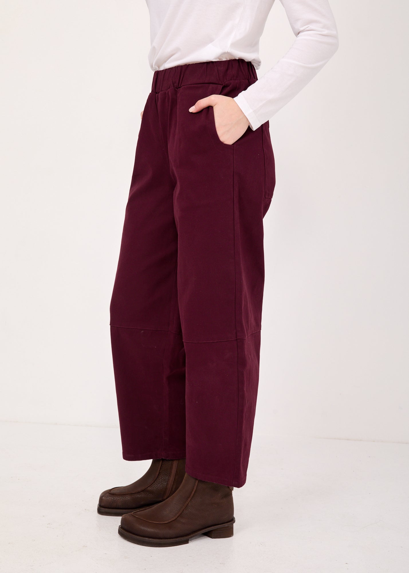 Pants with knee seam and purple elastic