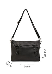 Leather bag with loop closure and black magnet